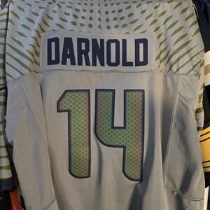Men's Gray and Green Jersey